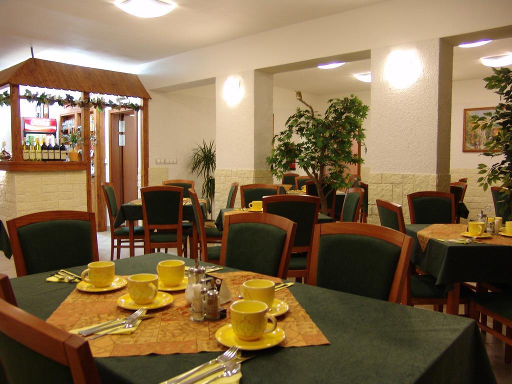 Penzion Martin Janske Lazne Exterior photo